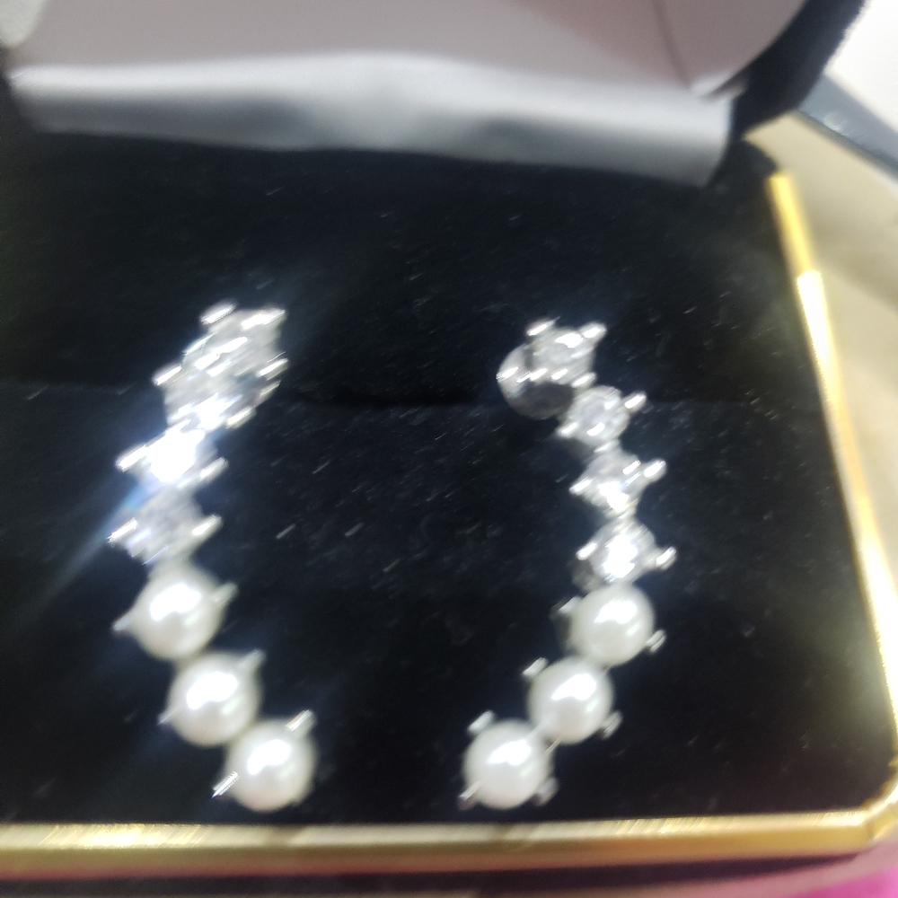 Earings - Picture 4 of 4